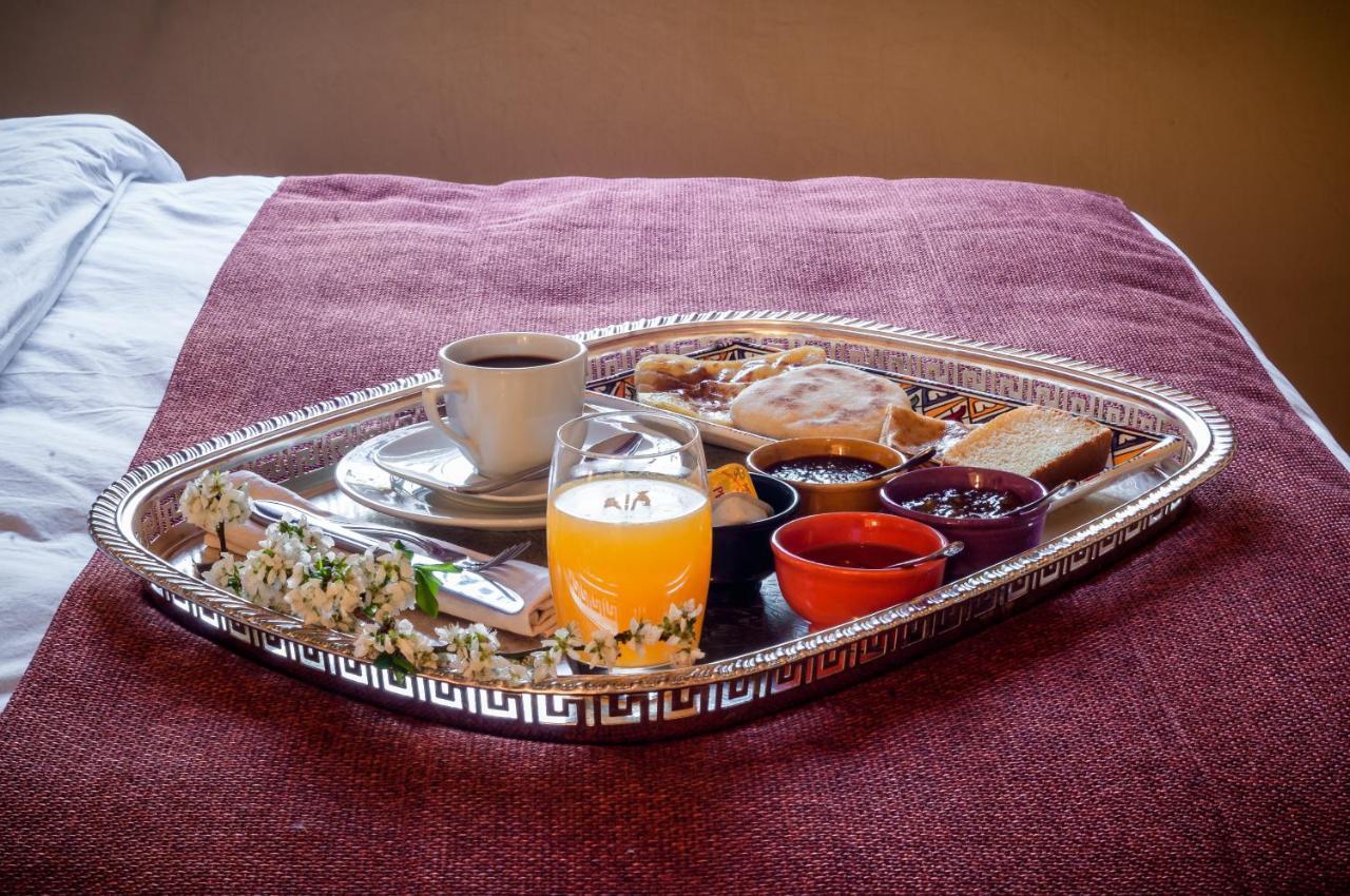 Riad Sougtani Tazrou Bagian luar foto