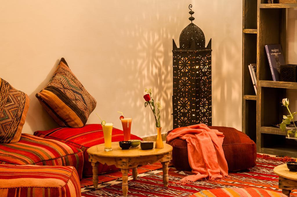 Riad Sougtani Tazrou Bagian luar foto