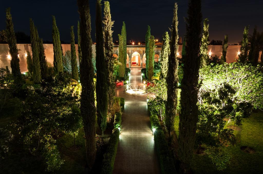 Riad Sougtani Tazrou Bagian luar foto