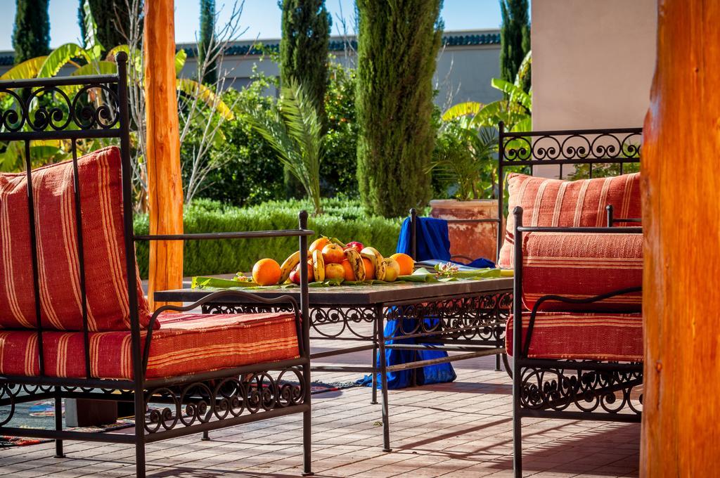 Riad Sougtani Tazrou Bagian luar foto