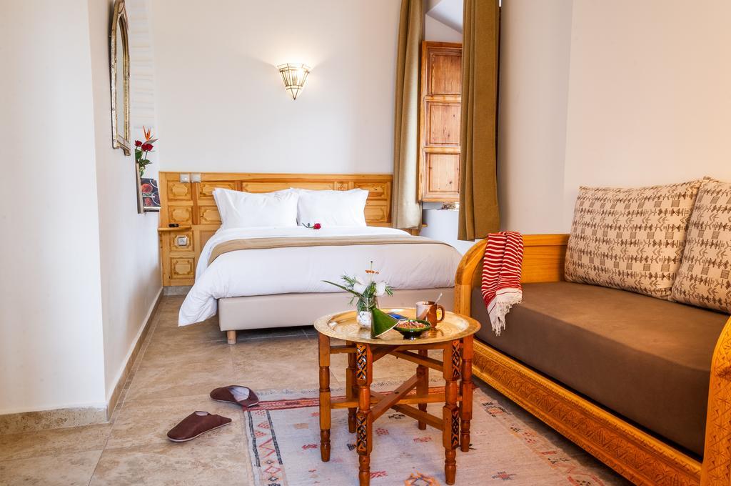 Riad Sougtani Tazrou Bagian luar foto