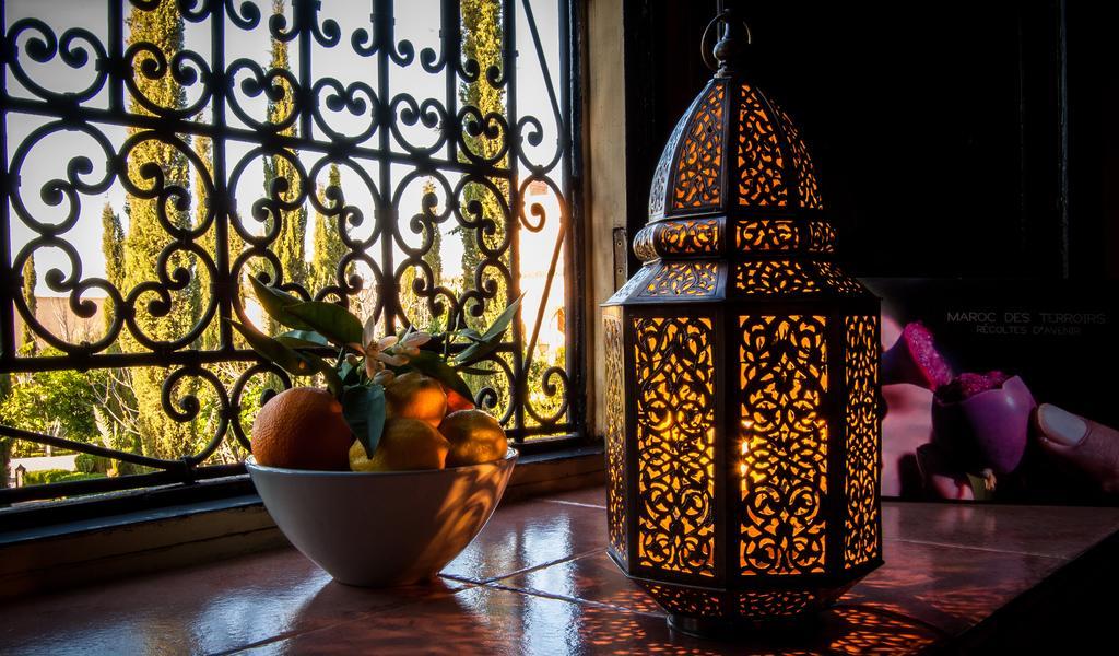 Riad Sougtani Tazrou Bagian luar foto