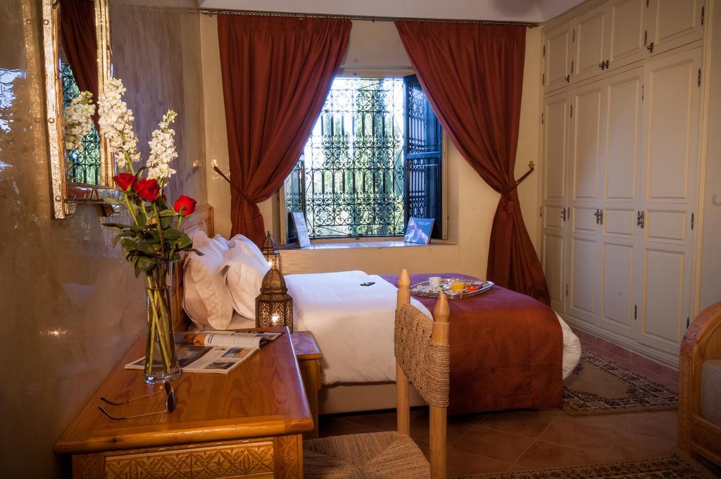 Riad Sougtani Tazrou Bagian luar foto
