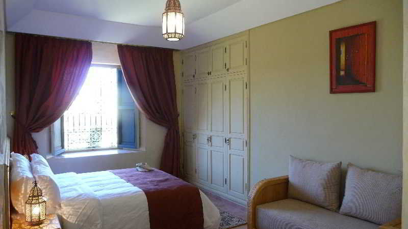 Riad Sougtani Tazrou Bagian luar foto